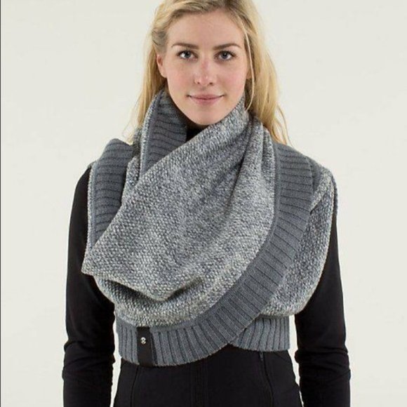 lululemon athletica Sweaters - LULULEMON Cozy Yogi Infinity Scarf Wrap in Heathered Medium Grey / Angel Wing OS